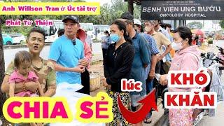 Bỏ Trọng Sún được Việt Kiều Úc gieo duyên phát đồ ăn cho bà con nuôi bệnh ở BV Ung Bướu