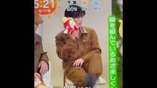 a doll playing with doll... mino looks so cutie pie, look at his hairstyle and outfit #LeeKnow