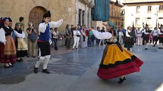 Oviedo - traditional Asturian music/dance