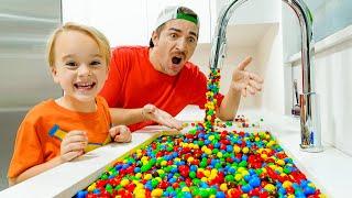 Chris e a Aventura da Torneira Mágica - Histórias de brinquedos para crianças