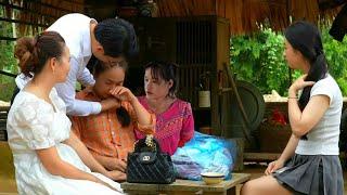 A single woman is enthusiastically helped by a kind man | Ly Tu Tiên