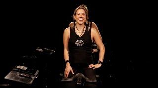 ¡30 min de Indoor Cycling! Síclo con Sofía