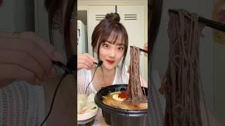 매운냉면+새우만두 요즘날씨 너무 더워요 #mukbang #asmr #food #eating #koreanfood #먹방 #냉면 #만두 #eatingshow #졍이