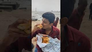 Tendulkar favorite Vada Pav near Siddhivinayak Temple 