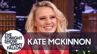 Kate McKinnon Is Still Traumatized from Peeing in Front of Jennifer Lopez