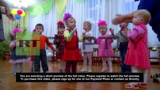 Russia: Paralympian Jessica Long returns to her orphanage