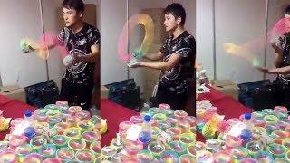 Slinky master wows children with 'mind-bending' skills