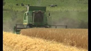 John Deere 9780CTS combine.wmv