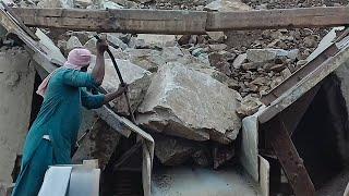 Best Rock Crushers in action | Expert Level Rock Crushing Process | Powerful Rock crusher working