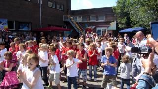 Nutsschool Laan van Poot Zomerfeest Flasmob WAKA!