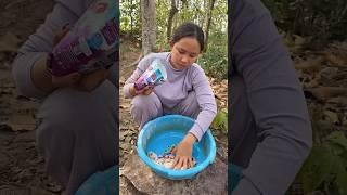 Survival Skills: SMART and USEFUL ideas in forest #camping #outdoors #bushcraft@BIG TUTUN