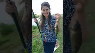 Улов жены  #vlogkanal #рыбалка #влогканал #семья #влог #рыба #жена #карась #улов