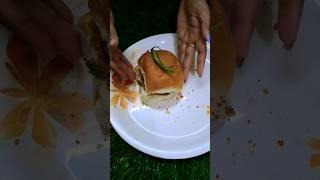 Famous Vada pav️#phalgunithakur #food #trending #viral #youtubeshorts #vadapav #recipe #yummy