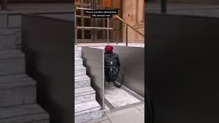 Скрытый лифт для инвалидов. Лондон.