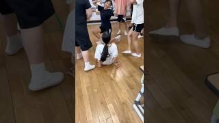 6학년의 흔한 쉬는 시간. 수업을 이렇게 열심히 들어주는 건 어때? #6학년 #쉬는시간