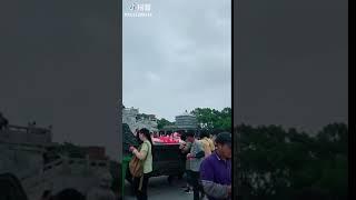 这都是观世音菩萨像，常念恭敬