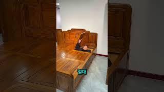 아빠, 제발 그 침대에 들어가지 마세요! ️