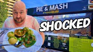 Ich habe in Benidorm ein TRADITIONELLES PIE-AND-MASH-RESTAURANT gefunden!!! – Wird es SO GUT SEIN...