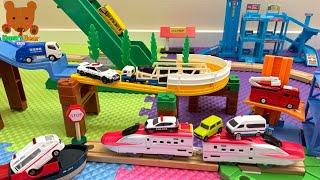 Police Car Finds a Bad Garbage Truck in Tomica Town! Plarail Trains【Kuma's Bear Kids