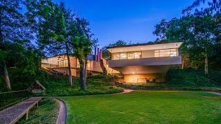 Luxury Living Redefined: Explore This Stunning Mid-Century Modern Home!