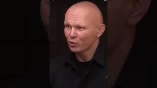 Зачем женщина мужчине