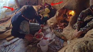 "Brave Operator: The Only True Hero of an Injured Mother in a Mountain Cave"