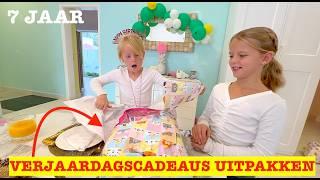 VERJAARDAGSCADEAUS UITPAKKEN voor LUXY in DUBAI! ( 7 JAAR!) | Bellinga Vlog #3333