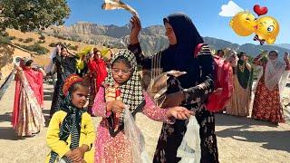 Nomadic wedding: Akram's girls dance in the circle of nomadic girls