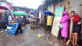 HEAVY RAINS DESTROYS AFRICA TRADERS MARKET GHANA ACCRA MAKOLA