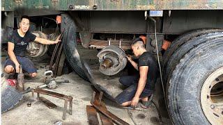 Auto repair: How to replace and restore 60-ton truck springs by a mechanic