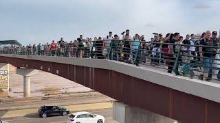 RESPECT to Spanish! Thousands of people carry buckets and brooms to rebuild Valencia