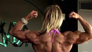 Female Bodybuilder Flex Muscles part 2