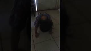 My little 5 year old daughter does 20 push-ups straight back to back(1)