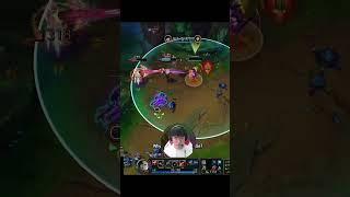 Gumayusi being godlike 2v4 - League of Legends