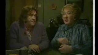 Les Dawson - Cissie & Ada - Is there anybody there?