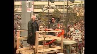 Steffi Spira am 4.11.1989 auf der Demonstration am Alexanderplatz