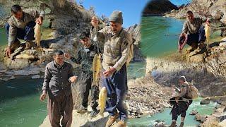 Nomadic travel on difficult routes | Amazing stories of nomadic family fishing in the mountains