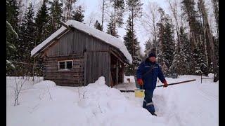 ПРОБИВАЕМ ПУТИК в ИЗБУ. ЧЕТЫРЕ ДНЯ в ТАЙГЕ. СТАВИМ СЕТИ под ЛЁД на ТАЁЖНОМ ОЗЕРЕ. Часть вторая.