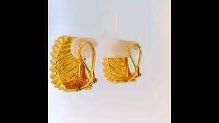 14k Estate Ribbed Half Hoop Omega Earrings #estatejewelry #goldearrings #goldjewelry