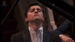 Nikolai Kuznetsov performs Schumann’s Concerto in A minor for piano and orchestra (fragment)