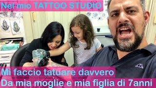 Mi faccio TATUARE DAVVERO da mia moglie e mia figlia di 7 anni. Tattoo disegnato da Aliceoo