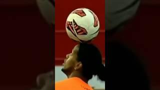 Ronaldinho Freestyle Skills