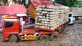 JALAN PARAH BERLUMPUR ‼️ RC TRUK HINO TRAILER DAN QUESTER BERMUATAN KAYU OFROAD DI JALAN BERLUMPUR