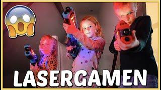 LASERGAMEN iN ONS VAKANTiE LANDHUiS!  | Bellinga Vlog #2383