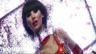 Yeah Yeah Yeahs - Heads Will Roll (Official Music Video)