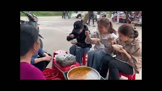Hue food : Eat like a local ( Banh canh nam pho / “Nam Phổ- style noodle soup” .)