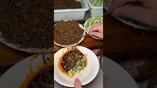 被成都市场里的肥肠粉惊艳到了 胖嘟嘟的结子一咬一爆汁！！ #路边摊美味 #街边小吃 #肥肠粉 #chinastreetfood #streetfood #chinafood #shorts