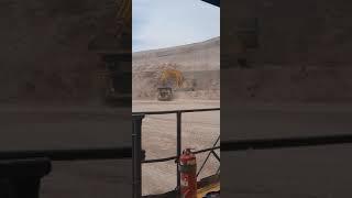 pala komatsu PC 7000 frente de carguio minería