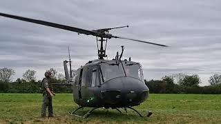 Bell UH 1 D Huey, Engine Start Up and take off. Awesome Sound. Die Luft brennt.