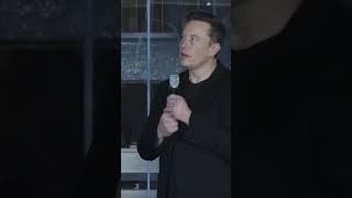 Guy helps Elon Musk solve problem live on stage!